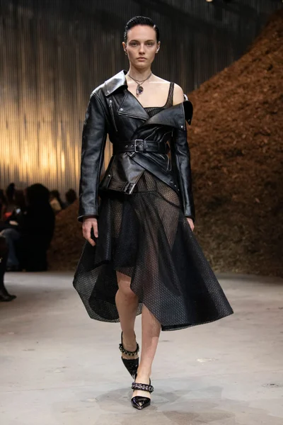 Look 24